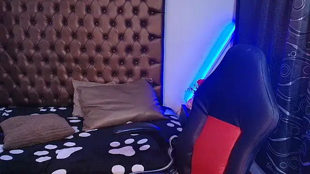 lailahdark online show from 03/28/26, 09:16