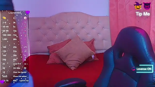 lailahdark online show from 10/23/25, 04:44