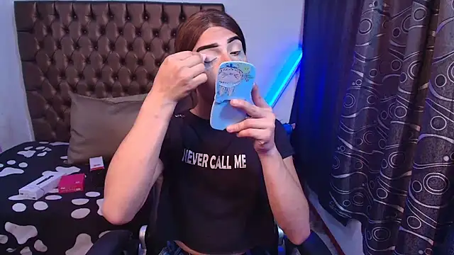 lailahdark online show from 04/08/26, 10:00