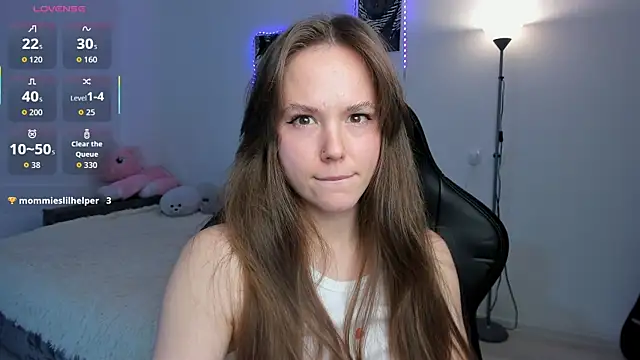 Snapshot of cute_little_ass chatting on 10/19/25, 01:03 cute little ass online show from 10/19/25, 01:03