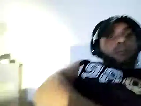 Snapshot of SmokedAlloy2 chatting on 09/09/25, 12:10 SmokedAlloy2 online show from 09/09/25, 12:10