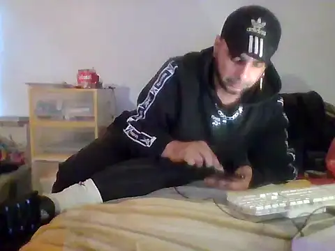 Snapshot of SmokedAlloy2 chatting on 09/14/25, 12:49 SmokedAlloy2 online show from 09/14/25, 12:49