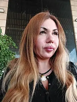 Snapshot of Alisasex@xh chatting on 10/15/25, 02:03 Alisasexxh online show from 10/15/25, 02:03