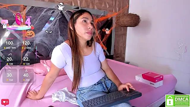 Selene  Lopez  online show from 11/01/25, 08:25