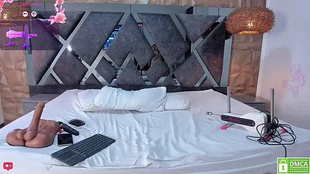 Selene  Lopez  online show from 04/10/26, 07:54