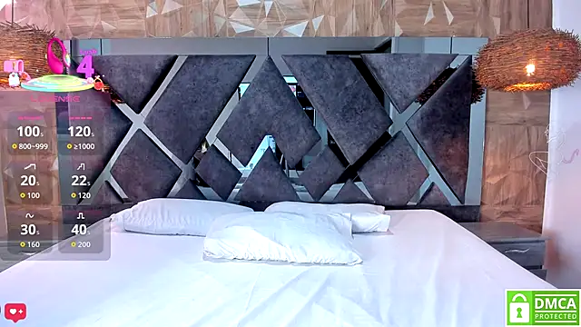 Selene  Lopez  online show from 12/14/25, 08:03