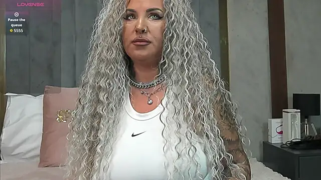 Sierra Quinn online show from 02/12/26, 09:14