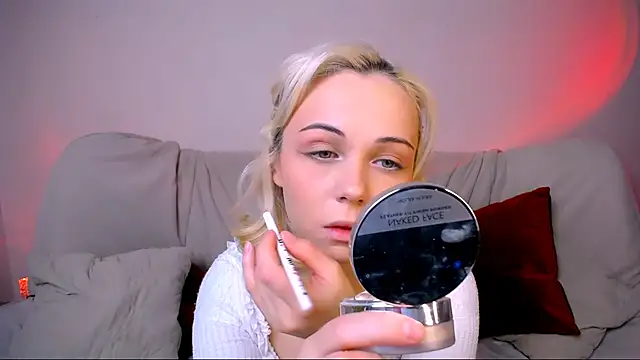 Charlotte Colinss online show from 02/02/26, 04:44