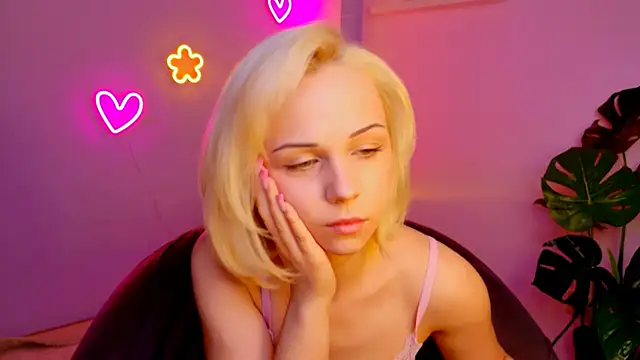 Snapshot of Charlotte_Colinss chatting on 04/11/26, 07:45 Charlotte Colinss online show from 04/11/26, 07:45