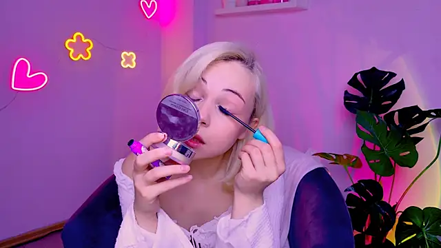 Charlotte Colinss online show from 02/05/26, 05:03