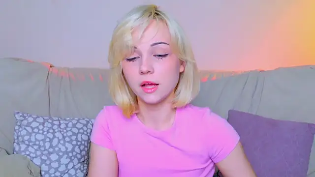 Snapshot of Charlotte_Colinss chatting on 05/09/26, 05:44 Charlotte Colinss online show from 05/09/26, 05:44