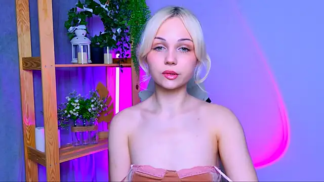 Snapshot of Charlotte_Colinss chatting on 03/20/26, 04:24 Charlotte Colinss online show from 03/20/26, 04:24