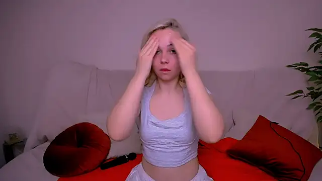 Charlotte Colinss online show from 12/03/25, 03:07