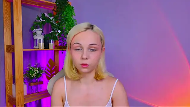 Snapshot of Charlotte_Colinss chatting on 03/13/26, 04:06 Charlotte Colinss online show from 03/13/26, 04:06