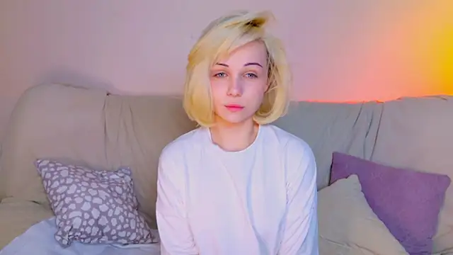 Snapshot of Charlotte_Colinss chatting on 05/11/26, 04:03 Charlotte Colinss online show from 05/11/26, 04:03