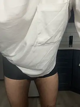 Snapshot of mooting01 chatting on 04/11/26, 04:32 mooting01 online show from 04/11/26, 04:32