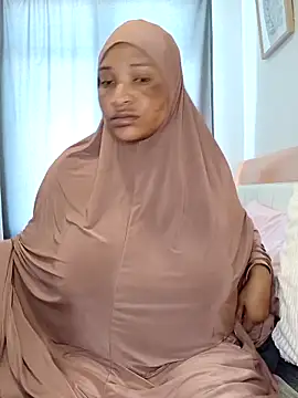 Snapshot of Sweetbxxx24 chatting on 03/11/26, 12:32 Sweetbxxx24 online show from 03/11/26, 12:32