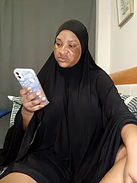 Snapshot of Sweetbxxx24 chatting on 04/11/26, 11:08 Sweetbxxx24 online show from 04/11/26, 11:08