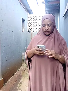 Snapshot of Sweetbxxx24 chatting on 04/06/26, 11:00 Sweetbxxx24 online show from 04/06/26, 11:00