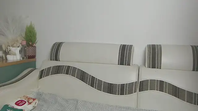 Snapshot of Suzie_Wet_Cave chatting on 12/16/25, 11:47 Suzie Wet Cave online show from 12/16/25, 11:47