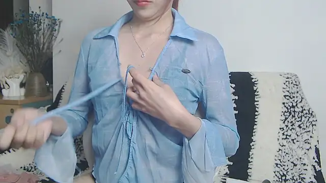 Snapshot of Suzie_Wet_Cave chatting on 01/11/26, 12:23 Suzie Wet Cave online show from 01/11/26, 12:23