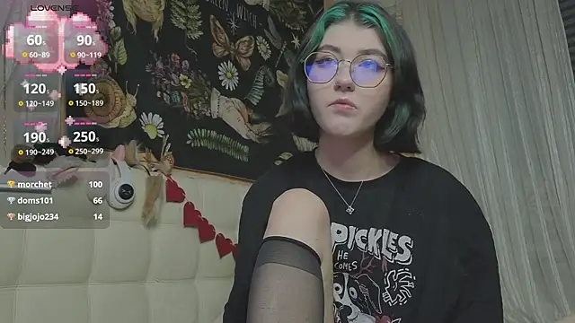 Snapshot of Miko_Meow chatting on 10/16/25, 08:00 Miko Meow online show from 10/16/25, 08:00