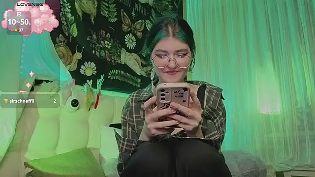 Snapshot of Miko_Meow chatting on 10/24/25, 08:19 Miko Meow online show from 10/24/25, 08:19