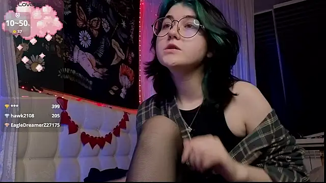 Snapshot of Miko_Meow chatting on 09/27/25, 04:13 Miko Meow online show from 09/27/25, 04:13