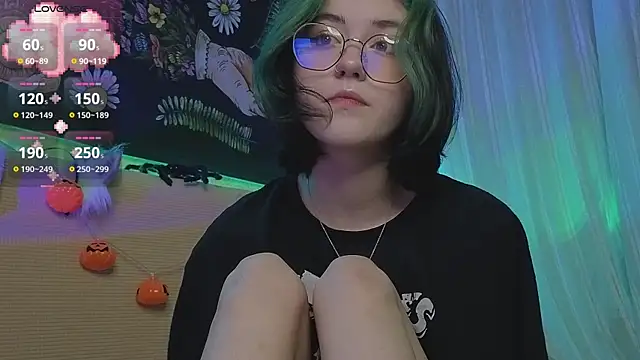 Snapshot of Miko_Meow chatting on 10/29/25, 06:18 Miko Meow online show from 10/29/25, 06:18