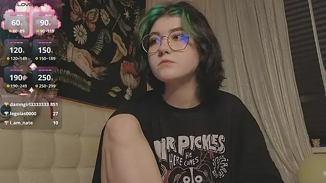 Snapshot of Miko_Meow chatting on 10/20/25, 01:33 Miko Meow online show from 10/20/25, 01:33