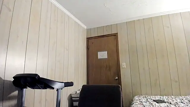 Snapshot of NaturalBeautyQueen chatting on 07/21/26, 01:23 NaturalBeautyQueen online show from 07/21/26, 01:23