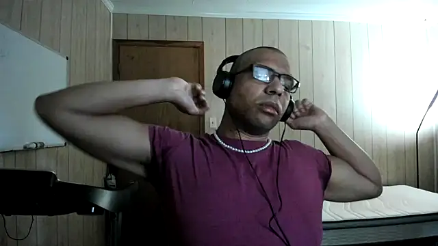 NaturalBeautyQueen online show from 10/03/25, 12:28