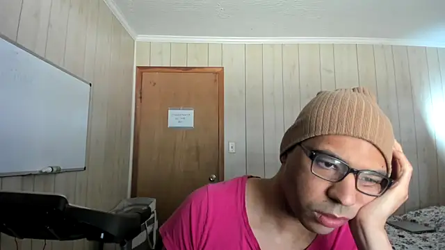 NaturalBeautyQueen online show from 10/14/25, 04:29