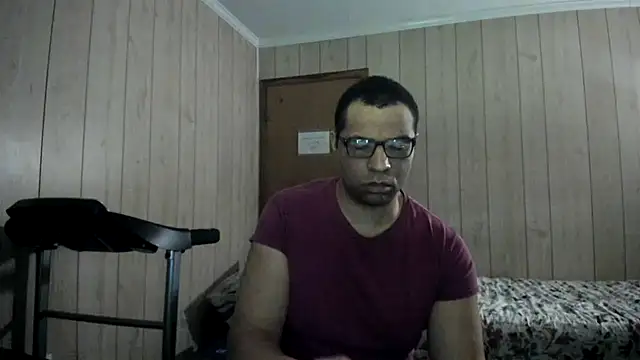 Snapshot of NaturalBeautyQueen chatting on 06/16/26, 02:50 NaturalBeautyQueen online show from 06/16/26, 02:50