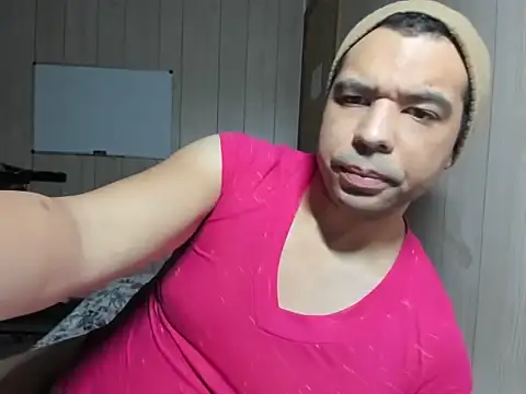 NaturalBeautyQueen online show from 12/03/25, 12:44