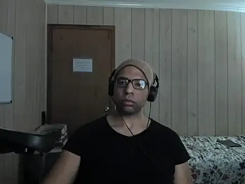 NaturalBeautyQueen online show from 10/27/25, 07:37