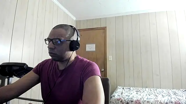 Snapshot of NaturalBeautyQueen chatting on 06/20/26, 05:18 NaturalBeautyQueen online show from 06/20/26, 05:18