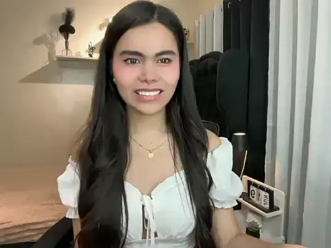 Snapshot of Princess_Material chatting on 06/18/26, 04:01 Princess Material online show from 06/18/26, 04:01