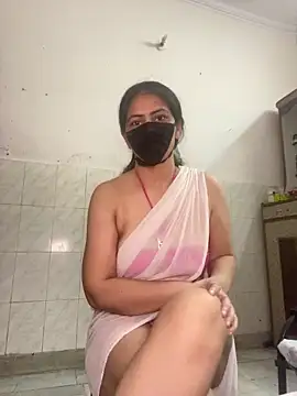 Snapshot of SashaPatel chatting on 10/13/25, 04:03 SashaPatel online show from 10/13/25, 04:03