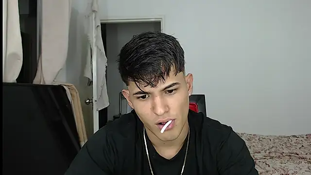 Snapshot of Alex_mojica chatting on 09/11/25, 05:07 Alex mojica online show from 09/11/25, 05:07