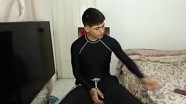 Alex mojica online show from 10/30/25, 05:06