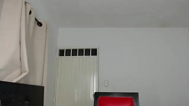Snapshot of Alex_mojica chatting on 10/05/25, 06:15 Alex mojica online show from 10/05/25, 06:15