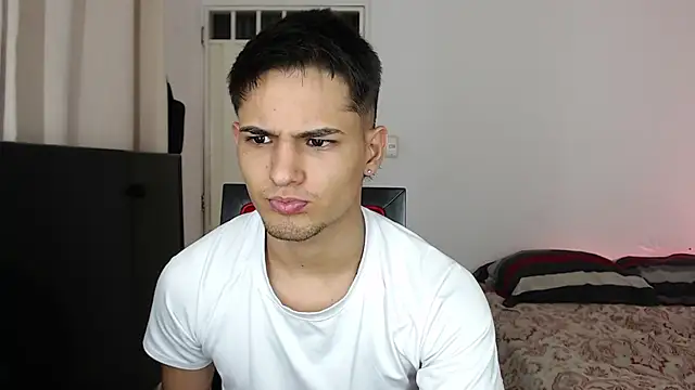 Alex mojica online show from 11/16/25, 05:12