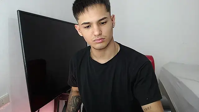 Alex mojica online show from 12/03/25, 06:14