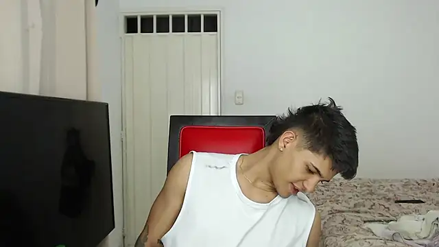 Alex mojica online show from 10/25/25, 05:06