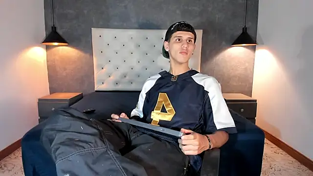  realwav online show from 12/18/25, 06:29