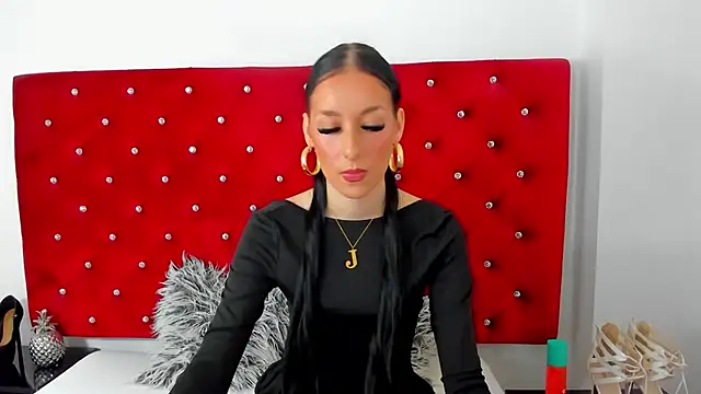 Snapshot of PleasureJasmine chatting on 10/10/25, 07:42 PleasureJasmine online show from 10/10/25, 07:42