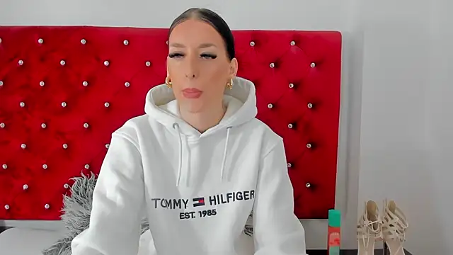 Snapshot of PleasureJasmine chatting on 09/15/25, 07:09 PleasureJasmine online show from 09/15/25, 07:09