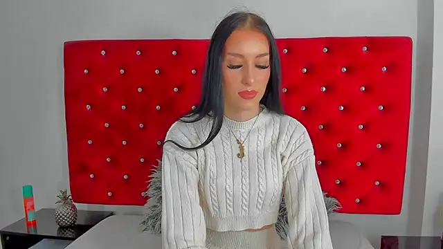 Snapshot of PleasureJasmine chatting on 11/21/25, 09:41 PleasureJasmine online show from 11/21/25, 09:41