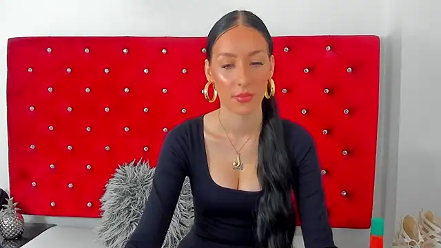 Snapshot of PleasureJasmine chatting on 10/07/25, 07:42 PleasureJasmine online show from 10/07/25, 07:42